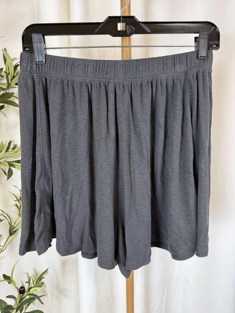 Aerie Charcoal Gray Ribbed Knit Skort Sz M (B6)